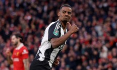 九游娱乐网页-纽卡斯尔取胜，逐渐远离降级区的简单介绍