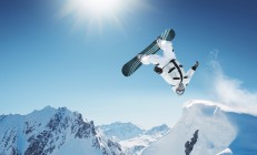 九游娱乐网站-武切维奇生涯之夜闪耀，雄鹿轻取上海队展现实力差距