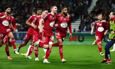 九游体育平台-欧冠焦点大战，球迷热议战绩