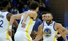 九游娱乐入口-包含勇士队抢断频频得手，有效阻止对手进攻的词条