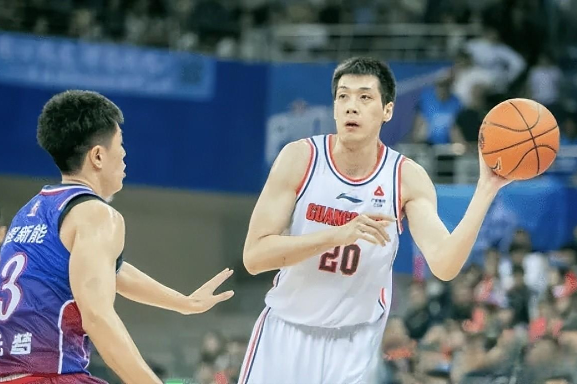 球员实力均衡，CBA比赛中强者层出不穷