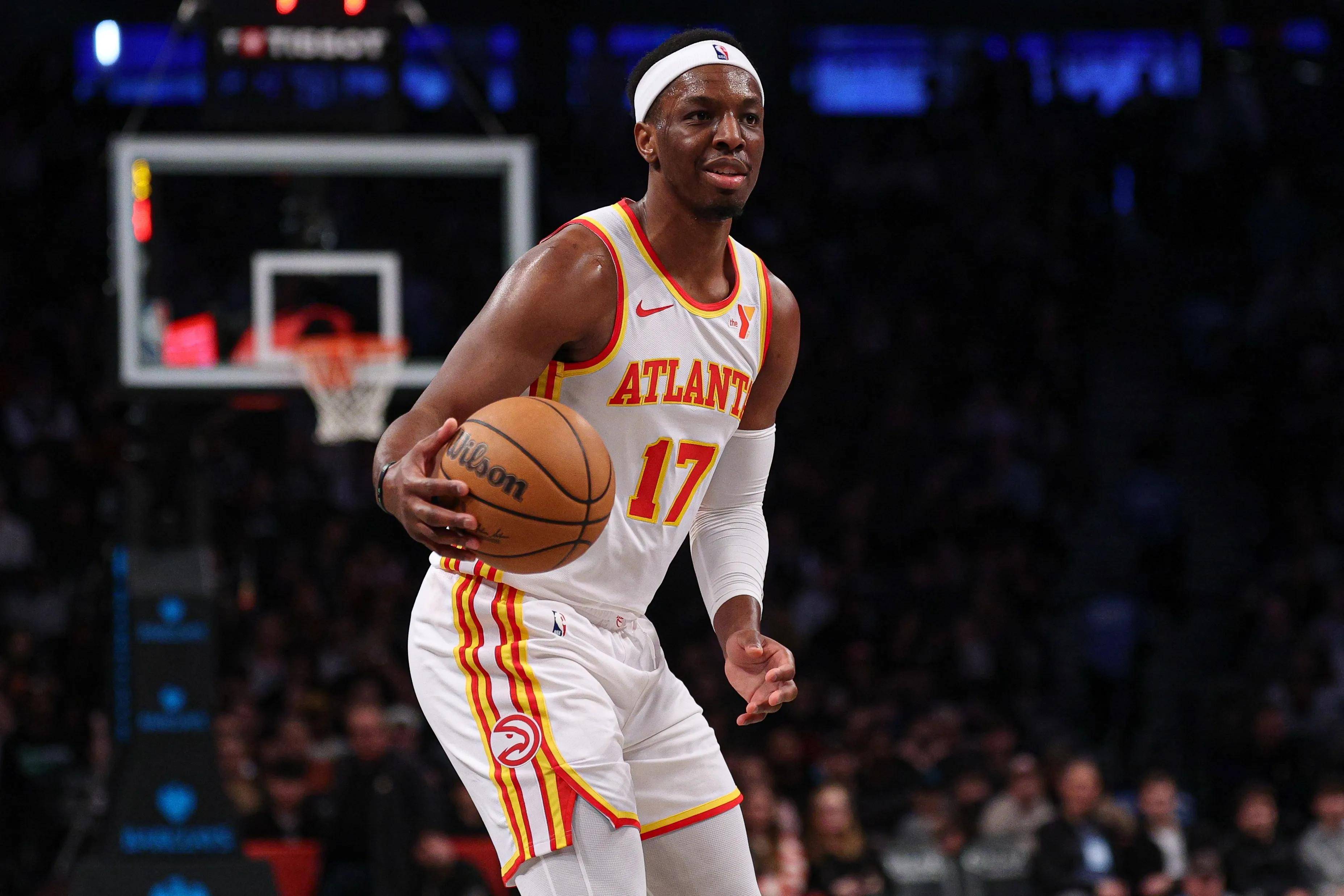 手感火热！老鹰队球员在比赛中频频得分的简单介绍