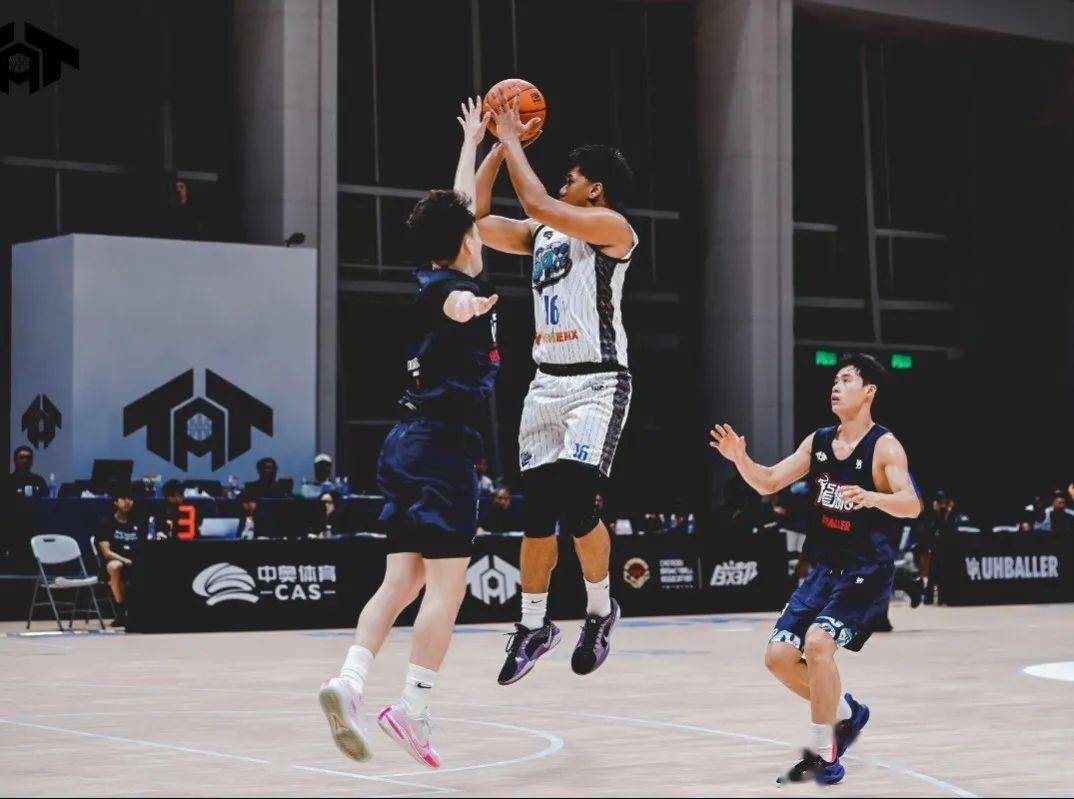 包含欧洲巨星篮球夏季巡回赛激情开幕，球迷沸腾的词条