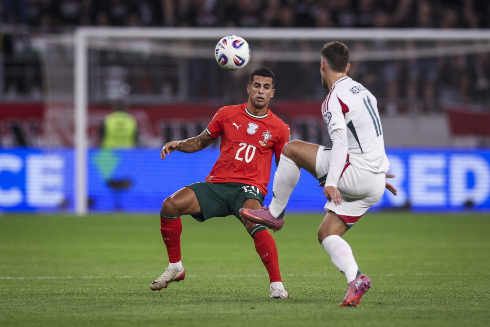 匈牙利足球队在比赛场上展现出不俗的实力的简单介绍