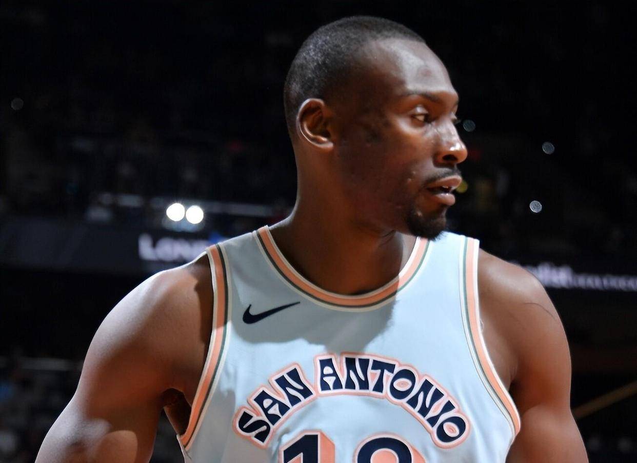 包含篮网组合发威联手压制老鹰完美取得胜利的词条