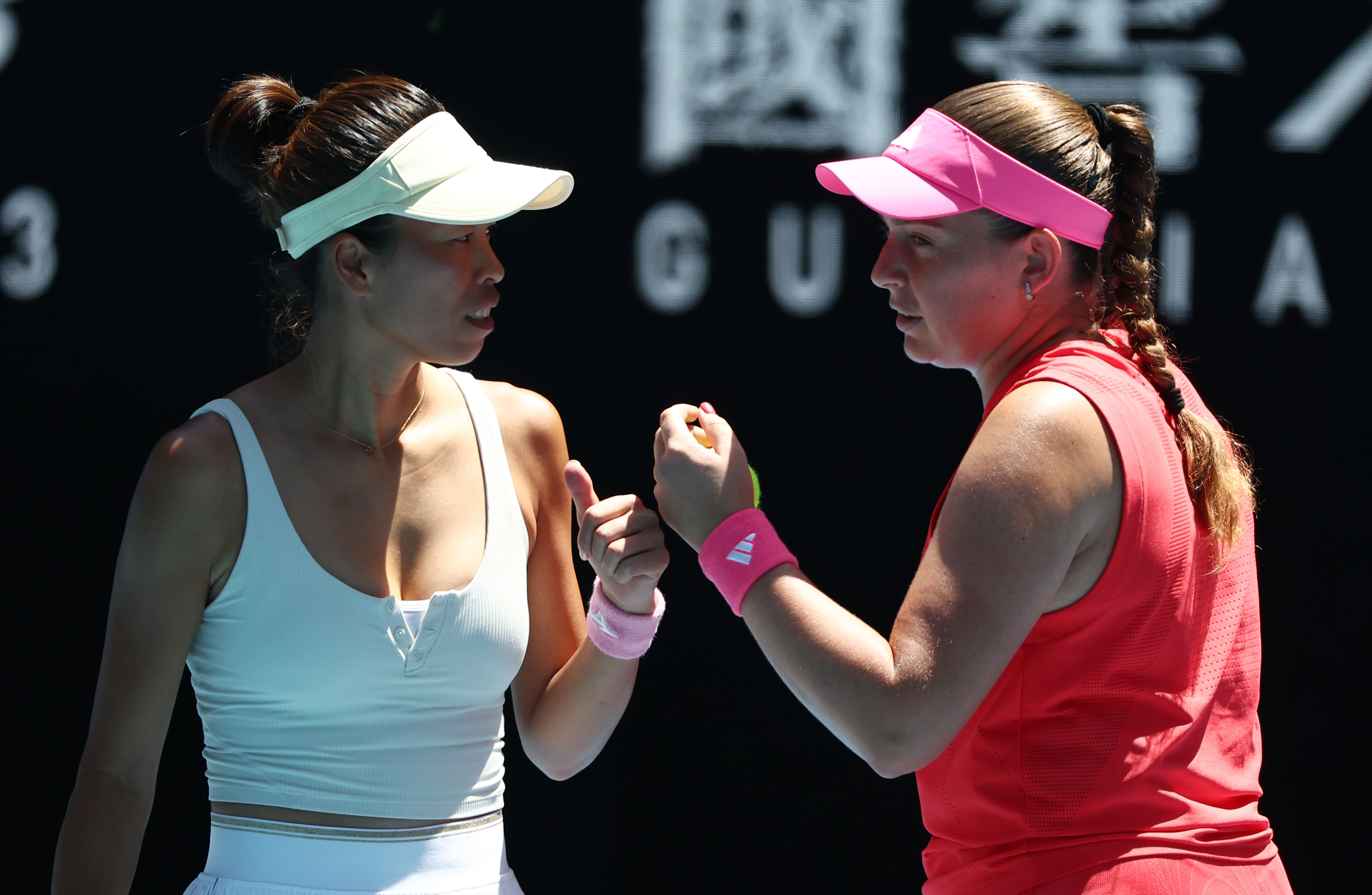 澳大利亚网球队逆转法国网球队，西西帕斯统治全场的简单介绍